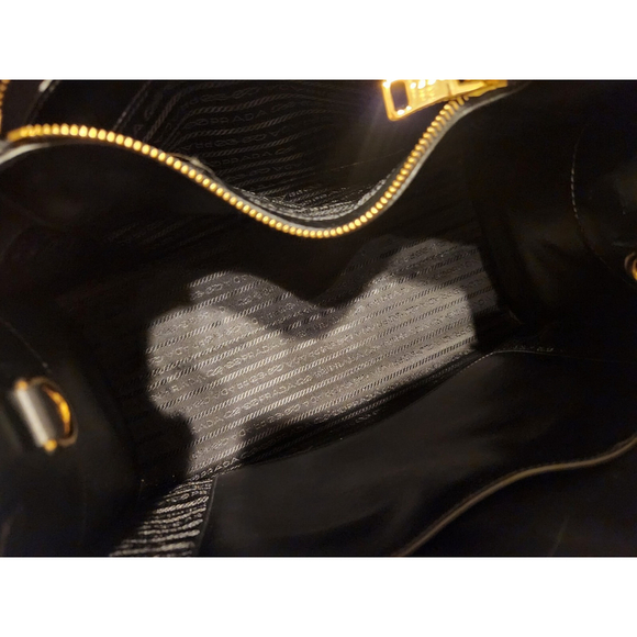 Prada Saffiano Black Monochrome Tote W/ Shoulder Strap - Excellent Condition - Picture 16 of 16